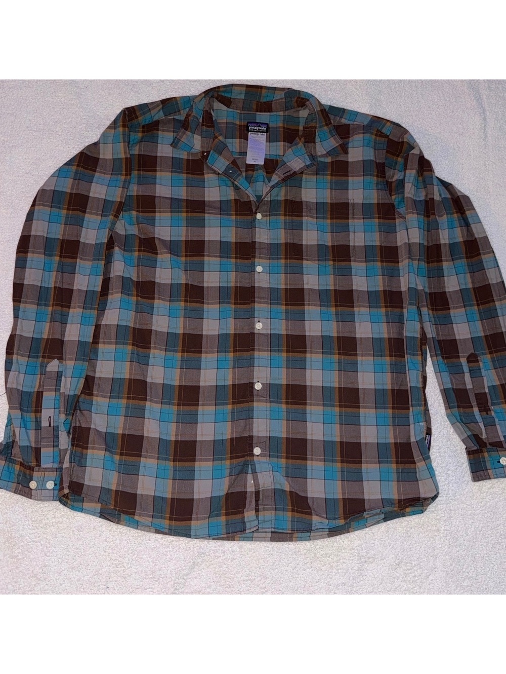 Patagonia Organic Cotton Plaid Button-Up Shirt – Men’s XL